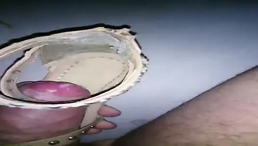 Ihre Sommer Glitzer Sandalen gefickt