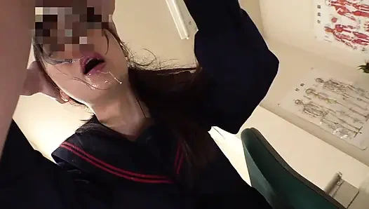 Meraklı dudaklar en cesur, yavaş ve istekli bir sakso çekmeye hazır