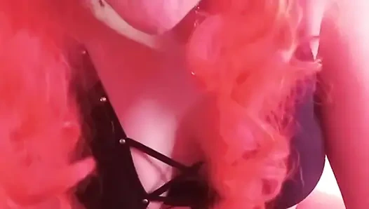 Kızıl saçlı şeytan ruhunu baloncukla boşaltıyor - tavşan looner