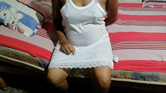 18+ Hintli kampüs kızı şehvetli düşüncelerle odama geldi ve testislerimi vajinasına sokuyor.