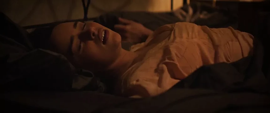 Emilia clarke - taştan ses (2017)