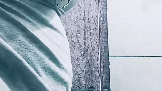 Benim anuty'nin büyük göğüsleri bir sutyen