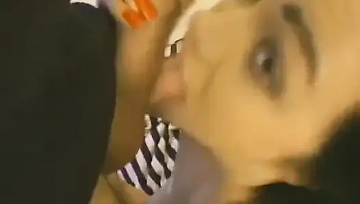 Cherrokee yarak emme becerilerini sergiliyor