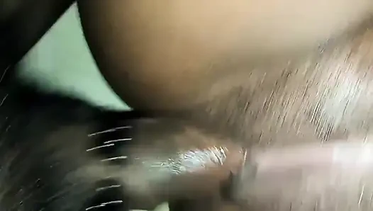 Benim bilekliğimi yarağa tercih ediyor.