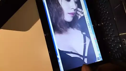 jiyeon üzerinde Cum (doğum günü haraç)