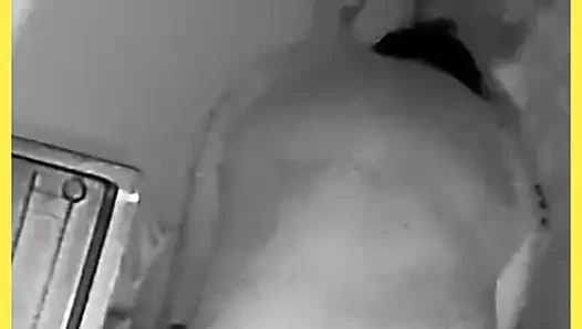 Fışkırtarak yatağımı tamamen ıslak bırakıyor