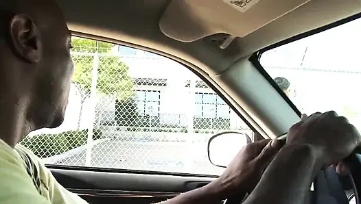 Ateşli büyük memeli esmer büyük siyah yarakla sikiliyor