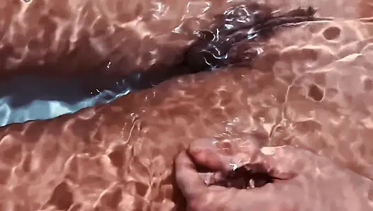 Big Meaty Puffy Pussy Bathing