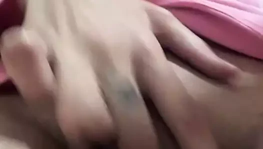 Islak kedi , klitoris oynama , basit fantezi , kremsi , parmaklama