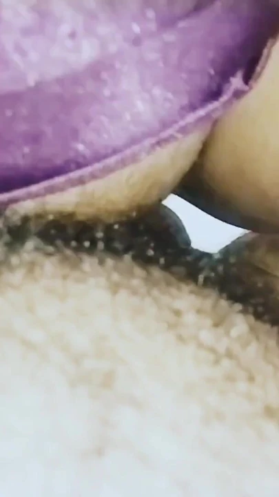 Hintli ateşli seksi genç üvey anne ve üvey oğlu durdurulamaz sikişiyor | Klip 1
