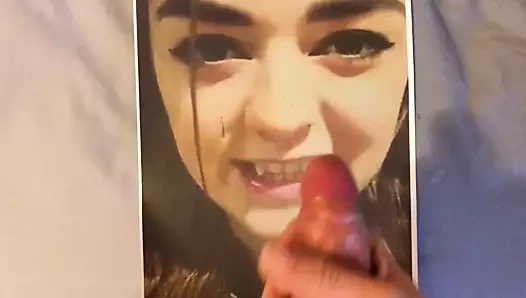 Maisie williams boşalmak haraç 22