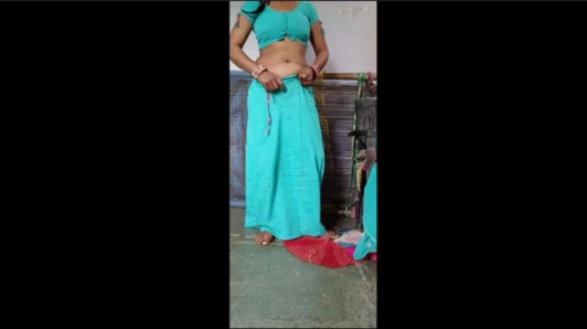 Kocası karısını başka bir adamla ilk kez sikerken izliyor