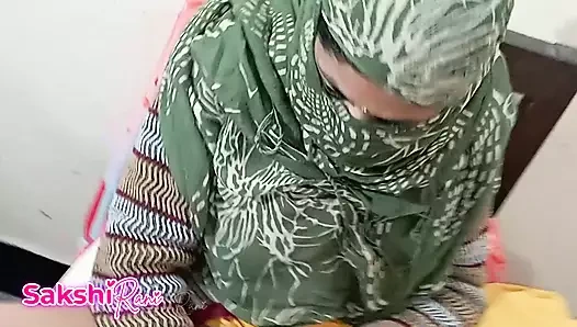 Sahibe pazara gittiğinde ev sahibi hizmetçinin ağlarını temizledi