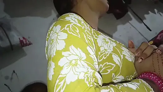 Büyük memeli baldızın yarağını emiyor ve domaltarak götten sikiliyor kovboy kız Hintçe ses kaydı