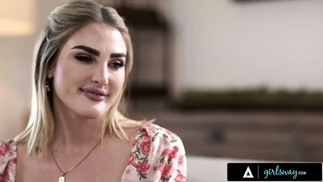 GIRLSWAY - Çift Randevu, Kenna James Kız Arkadaşının Eski Sevgilisi Emma Hix ile Tanışınca Berbat Oluyor! SICAK DÖRTLÜ