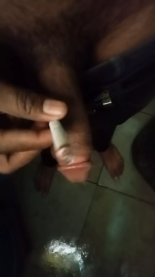 Aunty ko dekh kr muth marne ka maan kiya