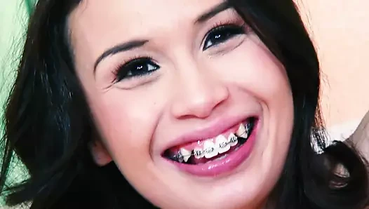 Sasha Yung babasının en iyi arkadaşını sikiyor