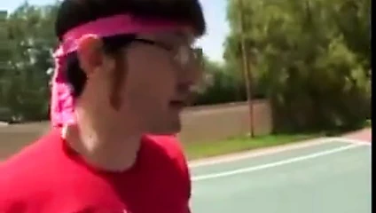 İnek azgın Asyalıyla sikişiyor