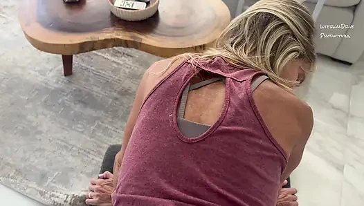 Komşum beni sikmeyi seviyor!