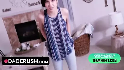 Yaramaz genç sürtük çıplaklarını yanlış numaraya gönderir