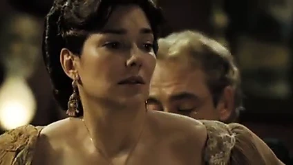 Laura kolera zamanında aşk yaşıyor (çıplak)