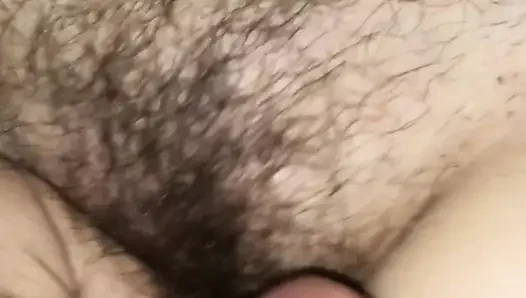 Derin parmaklıyor! Doğal evli kadın ıslanıyor ve boşalıyor