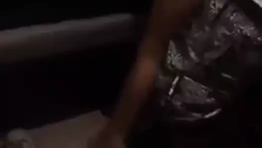 Hotwife ırklararası üçlü spitroast snowbunny