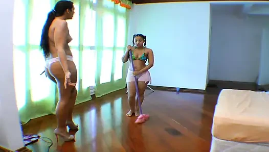 İşeme ve yutma lezbiyen hakimiyeti - dev sahibe