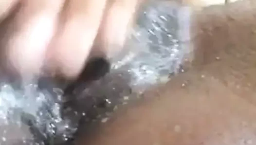 Abanoz solo şaşırtıcı fışkırtma ve kedi kasılmaları