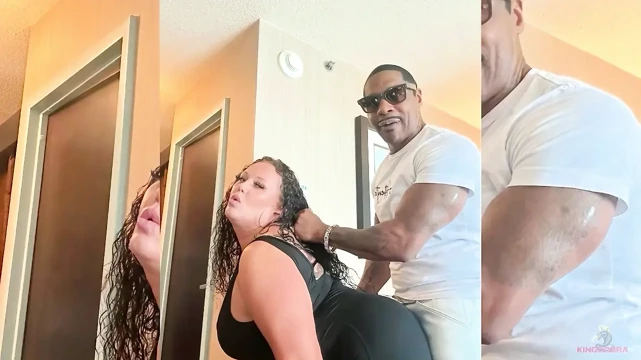 Üçlü taç kralı: seksi Somali Rose kraldan 3 büyük kobra yükü alıyor