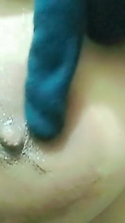 Seksi teyzenin yumuşak sütlü meme ucu ve göğüsleri | Klip 2