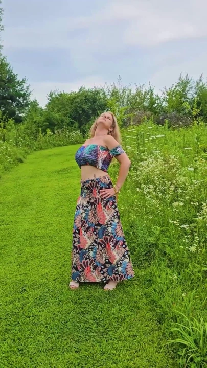 BIG MATURE MOMMY TITTY outdoor clips from my ONLYFAN Page released | Clip 1