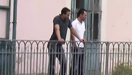 vahşi sarışın alman bayan hoş iki uzun çubuklar açık havada