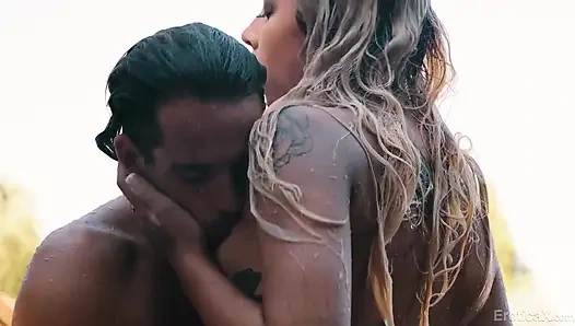 Eroticax - ateşli üniversite öğrencisi "Ama, zaten bir erkek arkadaşım var!"