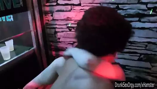 bi kulüp serseri sahip olan kamu Seks orgy