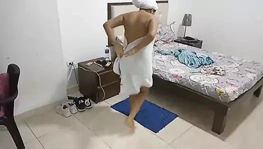 Astrid, sikimi sana veremem çünkü o karıma ait - lütfen ısrar etme