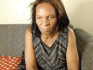 Afrikaanse Ouma Naai Dildo