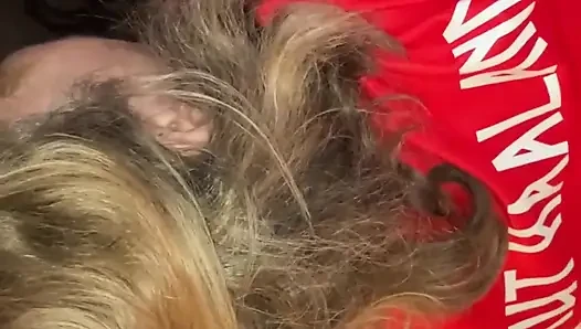 Kocanın ağzına alıyor