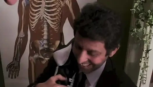 Doktor Hastayı Nasıl Tedavi Edeceğini Bilir