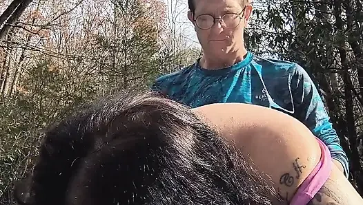 Edepsiz sürtük sert anal sikişiyor