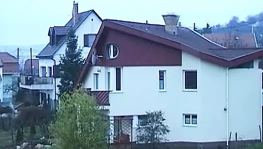 Sürtük Alman sarışın ateşli grup sekste sikiliyor