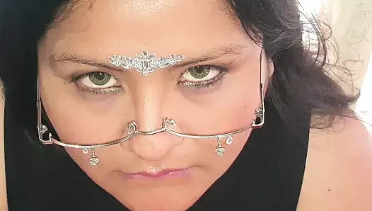 Cadılar bayramı için göbek ve yutma