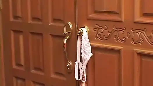 Ahlaksız hemşireler büyük siklere bayılır!!! - (macera numarası 11)