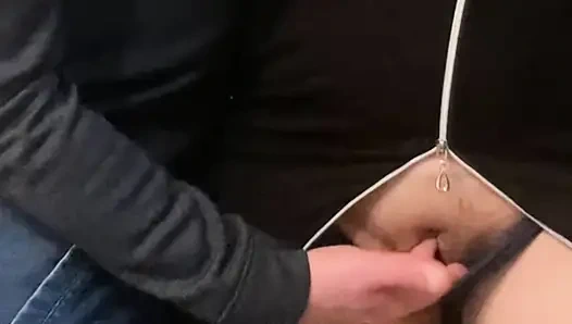 Wow! Kirli yabancı parmaklarıyla metroda amımı ovuyor