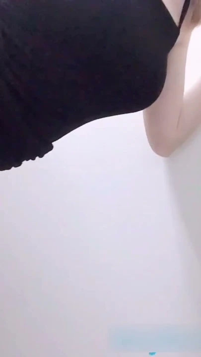 Secretly having sex in the fitting room. | Clip 2