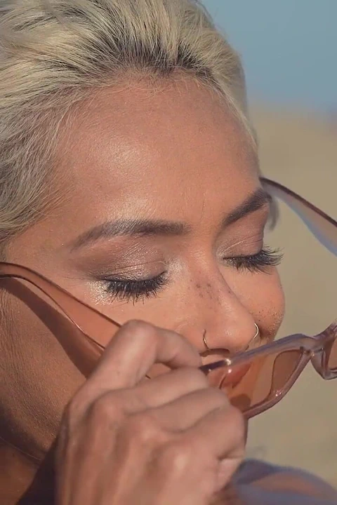 Deniz kenarında lezbiyen baştan çıkarma