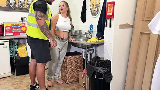 Andy Lee ile mutfakta sert sikiş