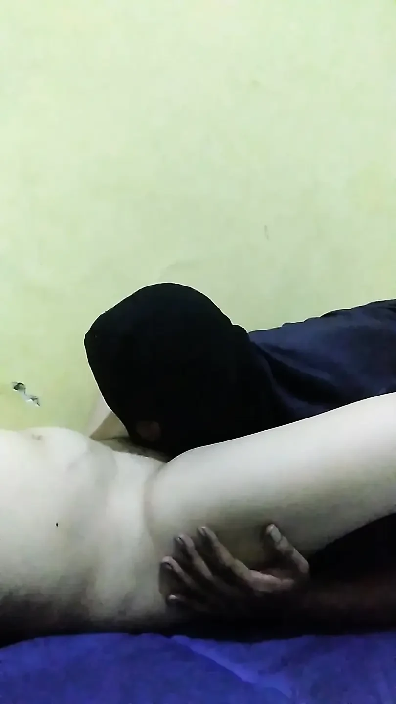 Licking  milf's pussy when the house is quiet