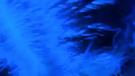 Kocamın arkadaşı yüzüme boşalıyor