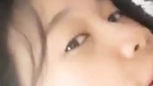 Seninle flört ediyor